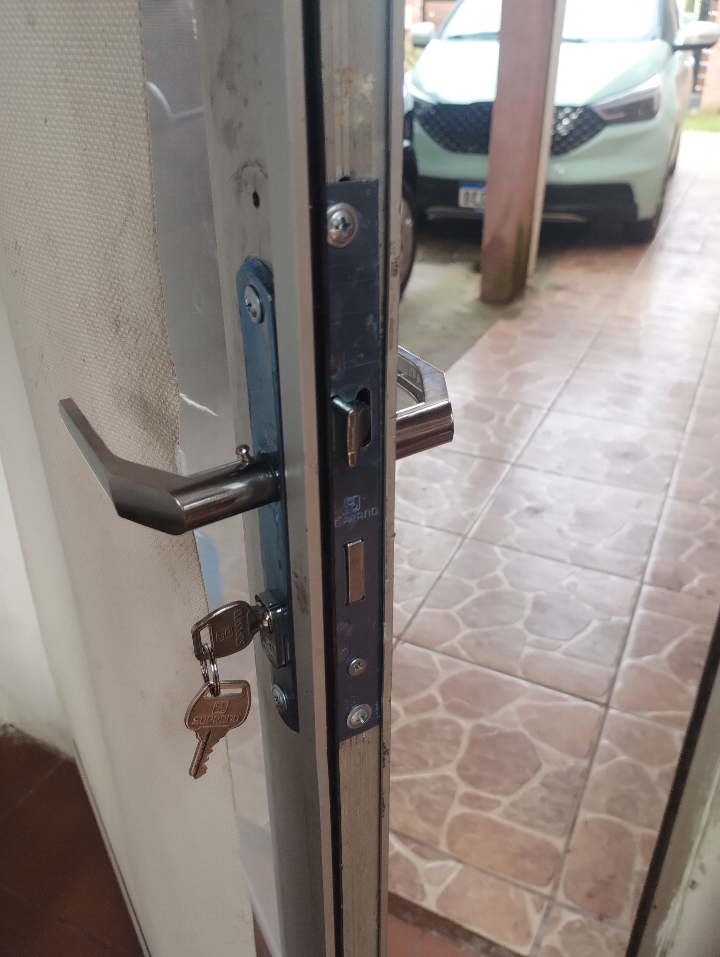 Venta y colocación de cerraduras